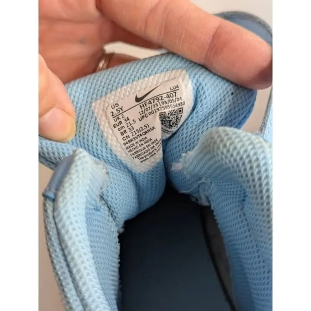 Nike Kids' Court Borough Mid 2 Sneakers Sz 2.5Y Basketball Athletic Tennis Shoes